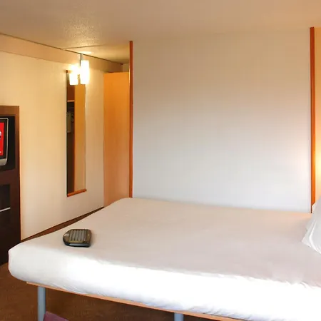 Ibis Centre Irving Street 2*