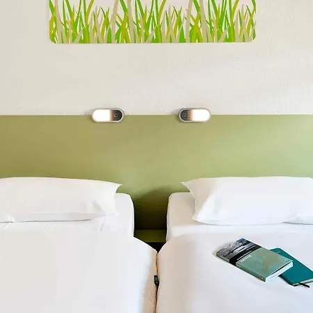 Ibis Centre Irving Street 2*